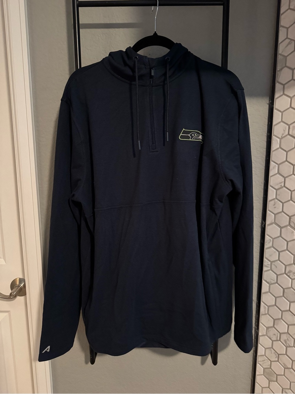 Antigua Men's Large Navy Waffle-Knit Half-Zip Hoodie Seattle Seahawks
